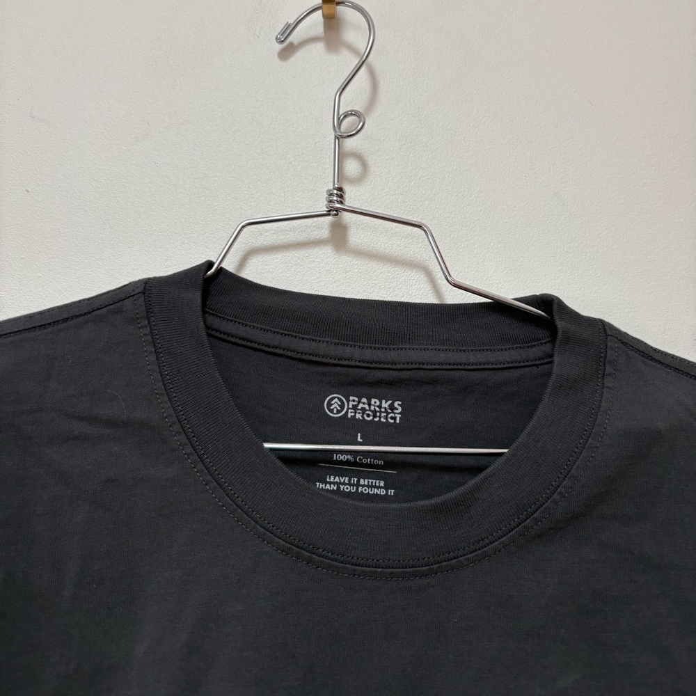 NWOT Urban Outfitters Parks Project Weird In The Woods Graphic Tee Size Large - Picture 6 of 13